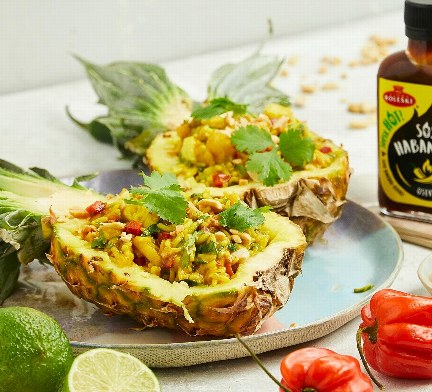 Ananas nadziewany /123RF/PICSEL