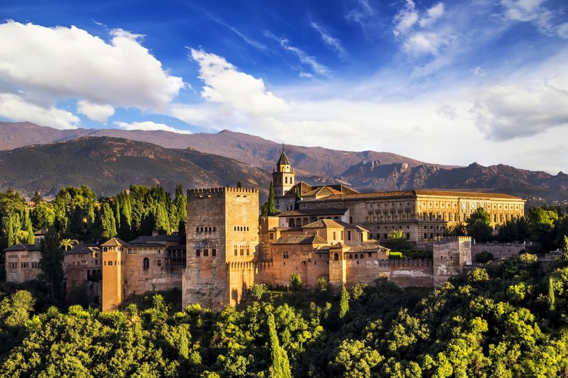 Andaluzja słynie z architektury, która nawiązuje do kultury arabskiej /Adobe Stock