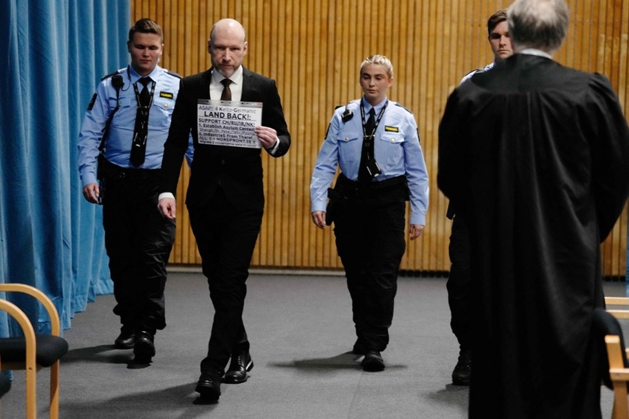 Anders Behring Breivik na sali sądowej /BEATE OMA DAHLE/AFP /East News