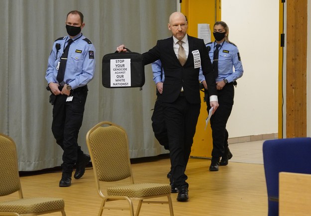 Anders Behring Breivik w sądzie /OLE BERG-RUSTEN  /PAP/EPA