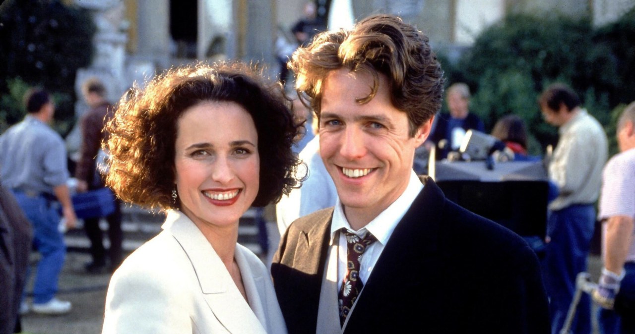 Andie MacDowell i Hugh Grant w filmie "Cztery wesela i pogrzeb" /PolyGram Filmed Entertainment/Collection Christophel /East News