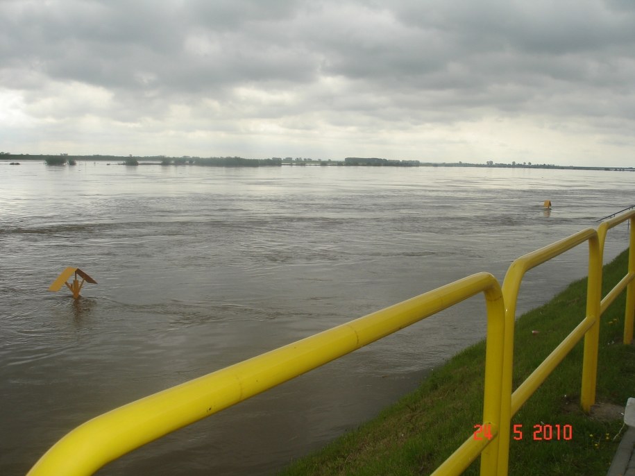 &nbsp; &nbsp; /poboczem.pl