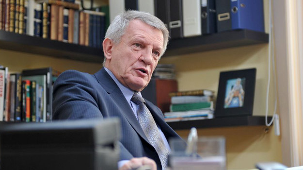 Cieślak pracował w... kiosku /Agencja W. Impact