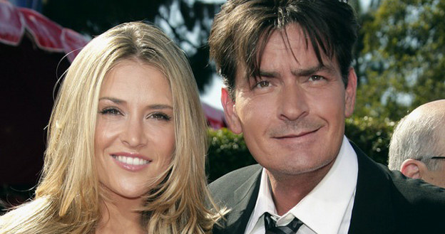 &nbsp; Charlie Sheen i jego żona, Brooke Mueller /AFP