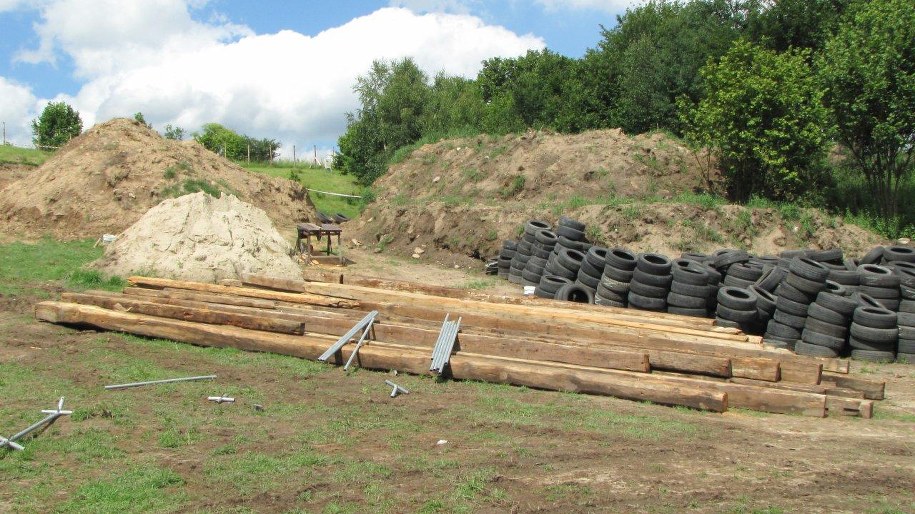 &nbsp; Ekodom powstanie głównie ze zużytych opon /Dariusz Proniewicz /RMF FM