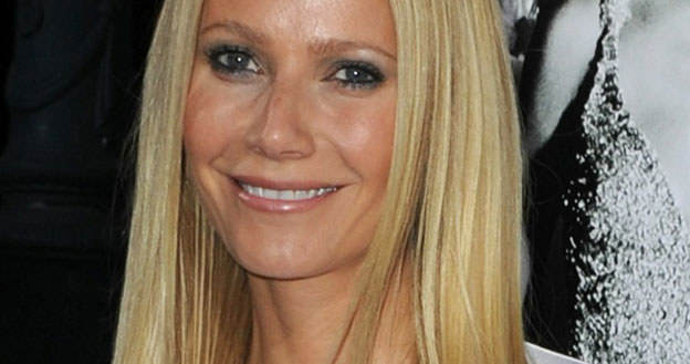 &nbsp; Gwyneth Paltrow w "Glee" śpiewa jako Holly Holliday /AFP