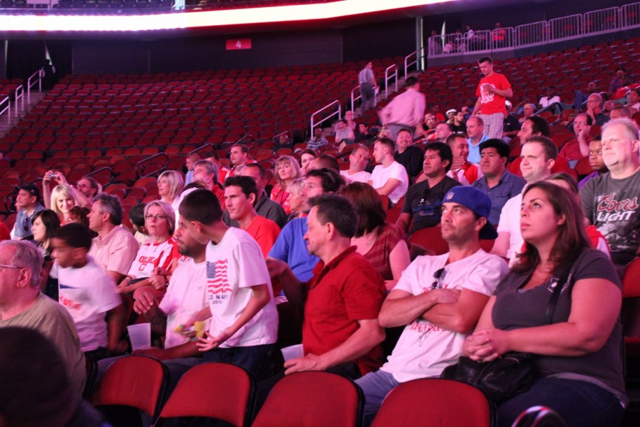 &nbsp; Hala w Newark świeciła pustkami, bo walkę zorganizowano w ciągu dnia /Pawe? ?uchowski /RMF FM