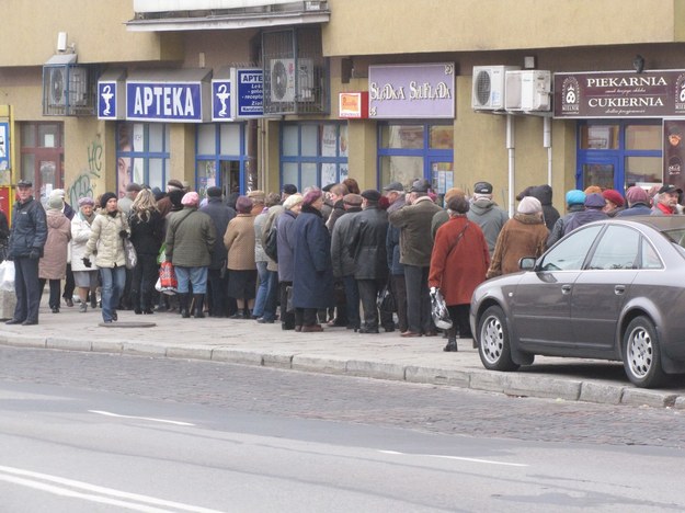 &nbsp; Kolejka przed apteką w Lublinie /Krzysztof Kot /RMF FM