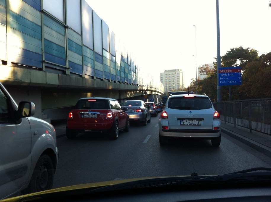 &nbsp; Korki na rondzie Starzyńskiego /Pawe wider /RMF FM