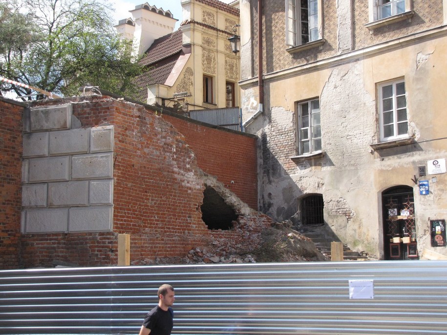 &nbsp; Na lubelskiej starówce rozpoczął się wielki remont /Krzysztof Kot /RMF FM