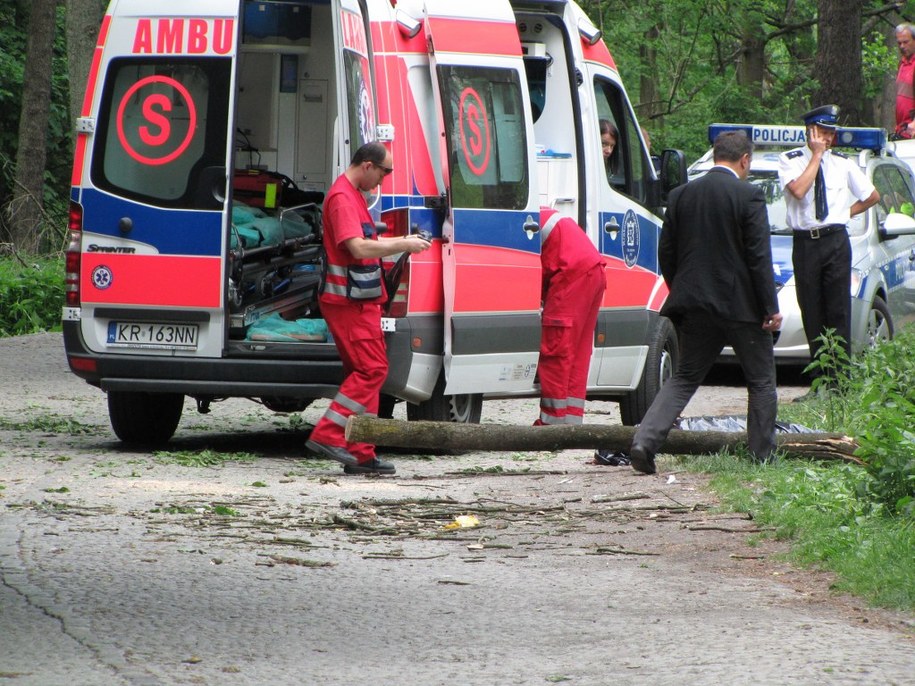 &nbsp; Na miejscu natychmiast zjawiło się pogotowie /poboczem.pl