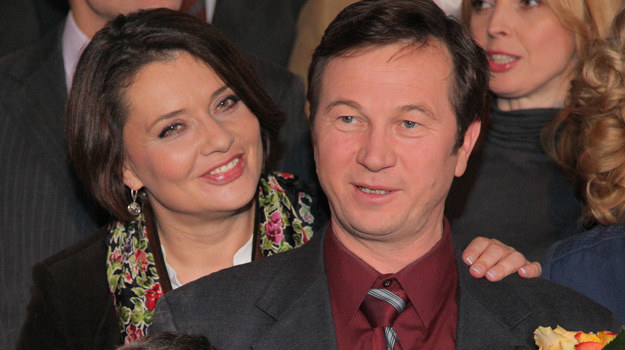 &nbsp; Piotr Cyrwus z serialową żoną podczas obchodów jubileuszu "Klanu" /Agencja W. Impact