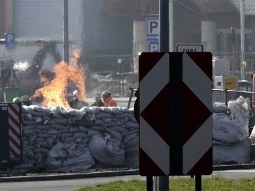 &nbsp; Płonący zbiornik z gazem na stacji w Wetteren /IORI DE WINDT /AFP