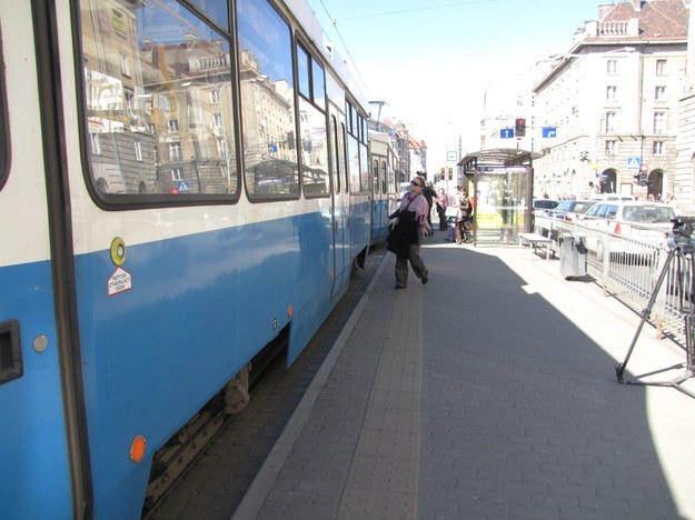 &nbsp; Podwójny przystanek tramwajowy przy ul. Piłsudskiego /fot. Barbara Zielińska /RMF FM