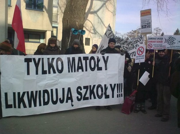 &nbsp; Protest rodziców na warszawskiej Pradze /Piotr Glinkowski /RMF FM