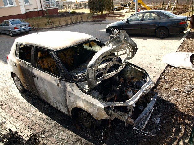 &nbsp; Spalone auto na parkingu w Olsztynie /Andrzej Piedziewicz /RMF FM