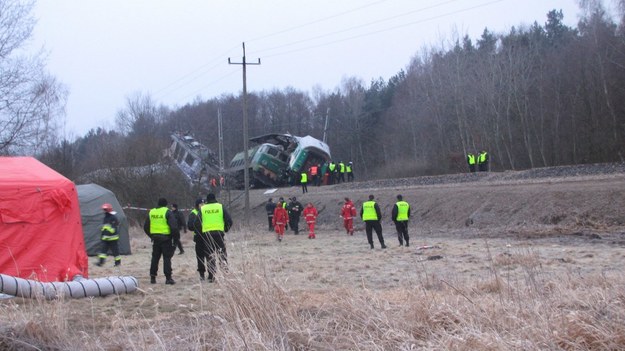 &nbsp; W katastrofie kolejowej pod Szczekocinami zginęło 15 osób /Maciej Grzyb /RMF FM
