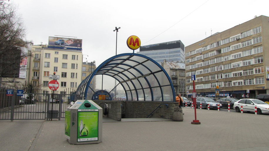 &nbsp; Warszawskie metro /poboczem.pl