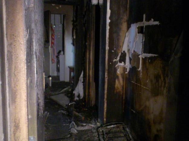 &nbsp; Wnętrze spalonego budynku. /www.rijnmond.nl /Archiwum RMF FM