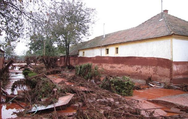 &nbsp; Zniszczona miejscowosć Kolontar /Maciej Pałahicki /Archiwum RMF FM