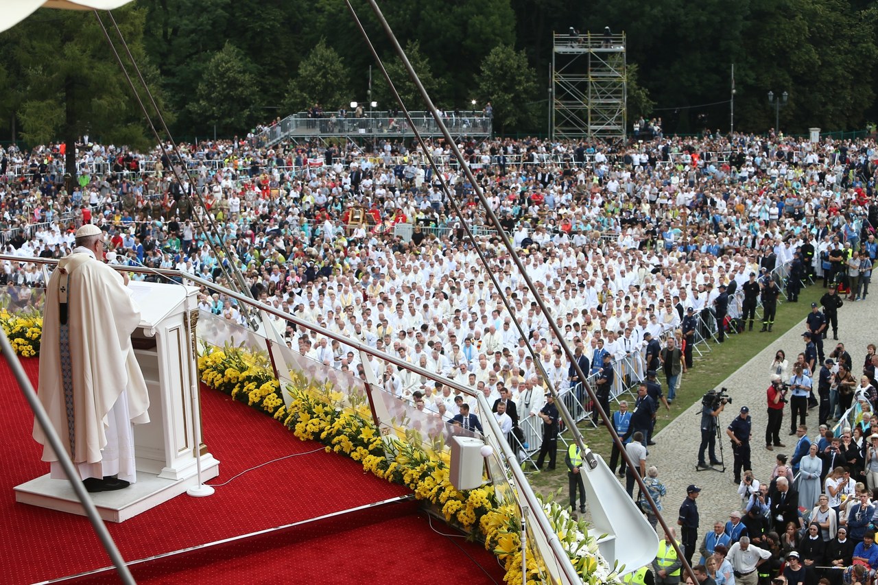 "Bóg powołuje ludzi prostych i gotowych, by byli Jego rzecznikami." Cała homilia papieża 