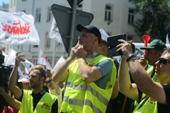 "Chcemy dymisji ministra Energii". Protest górników przed siedzibą PiS