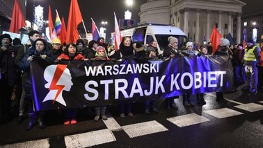 "Czarna Środa". Kobiety protestowały ws. zmian przepisów dotyczących aborcji