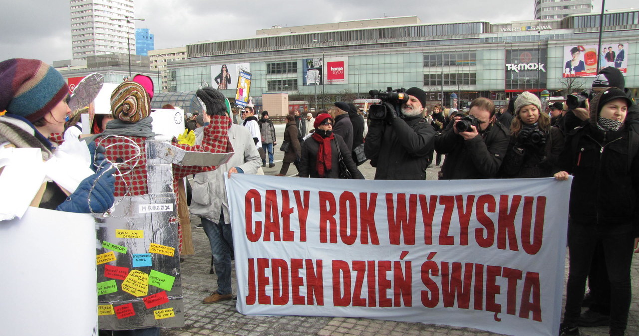 "Dość wyzysku! Wymawiamy służbę!"