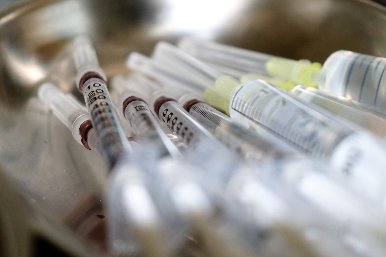 "Dziennik Gazeta Prawna": Brak lodówek może zamrozić szczepienia