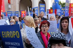 "Europo nie odpuszczaj!". Manifestacja w Warszawie