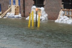 "Frankenstorm" nadciąga. Pierwsze zalane miejscowości 