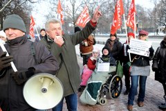 "Jestem niepełnosprawny, jestem głodny". Protest rodziców niepełnosprawnych dzieci