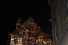 "Miasto tysiąca iluminacji”. Francuskie Chartres przyciąga tłumy turystów