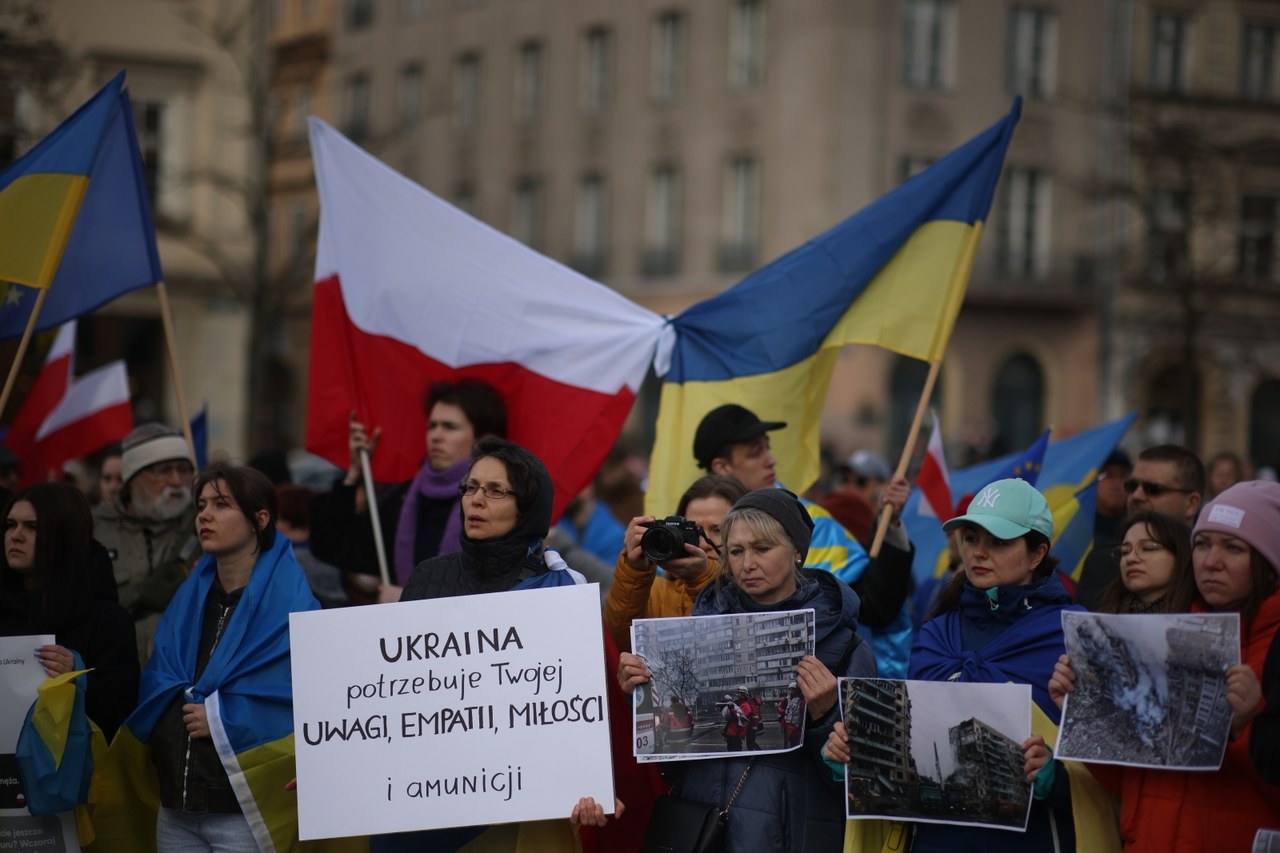 "Nie można mówić, że ktoś jest zmęczony wojną". Rocznicowe demonstracje w polskich miastach