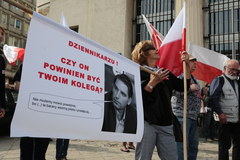 "Obudź się Polsko!" Zobacz, jakie sztandary przynieśli manifestanci