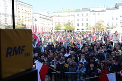 "Ogólnopolskie Śpiewanie Biało-Czerwonych Przebojów"