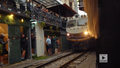"Polacy za granicą": Atrakcją tej wąskiej ulicy jest pociąg, który przejeżdża parę centymetrów od okien domów
