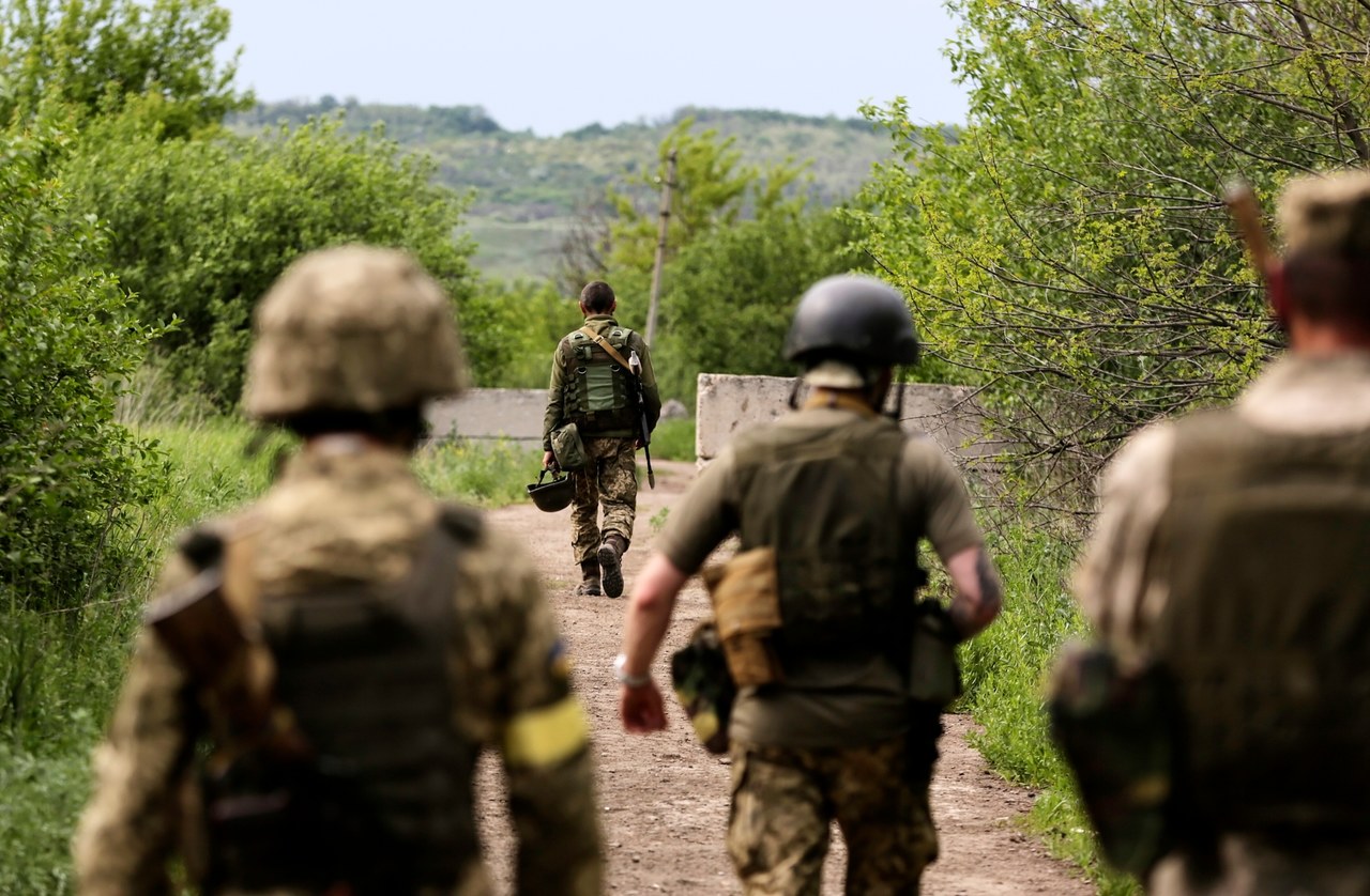 "Powiedzieli jej tylko, że on żyje". Nieznany los obrońców Mariupola