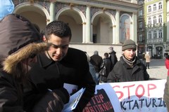 "Precz z dyktaturą" manifestowali Libijczycy w Poznaniu 