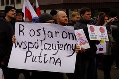 "Putin precz!". Manifestacja przed ambasadą Rosji w Warszawie