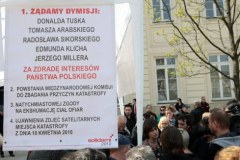 "Solidarni 2010" wrócili z namiotem przed Pałac Prezydencki
