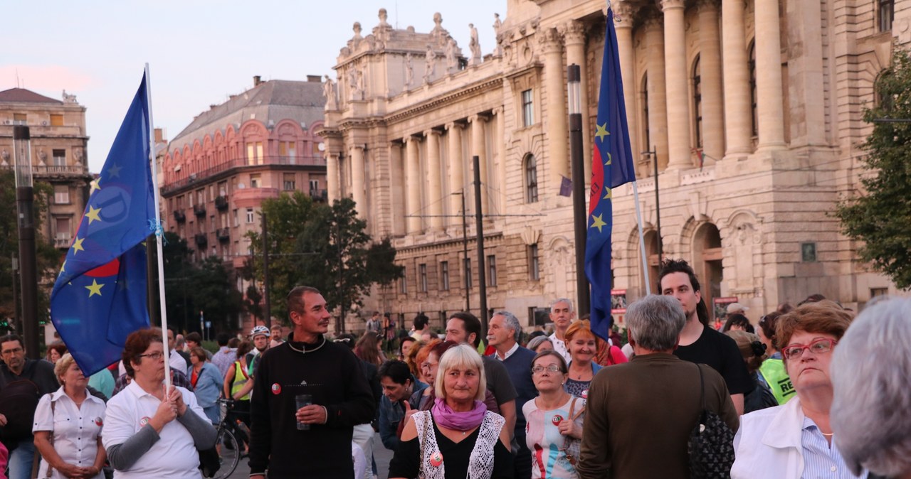 "Solidarni z uchodźcami". Manifestacja przeciwko referendum na Węgrzech