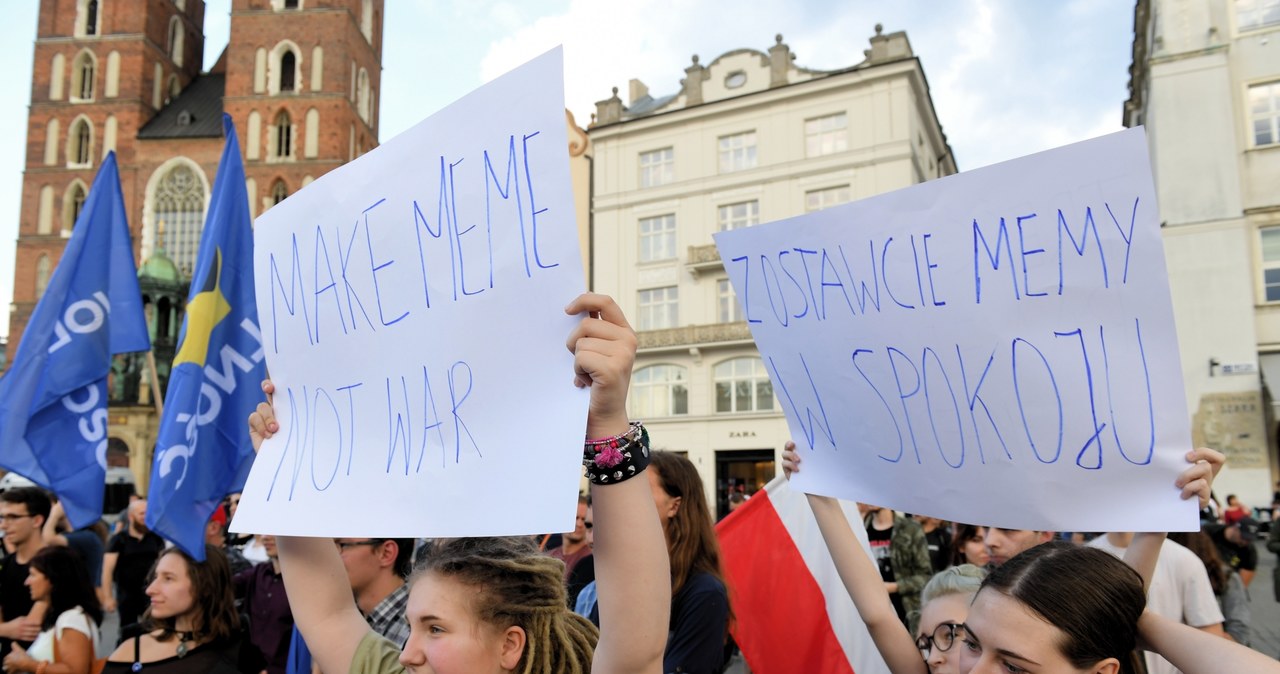 "#StopACTA2", "Zostawcie memy w spokoju". Internauci nie chcą zmiany przepisów