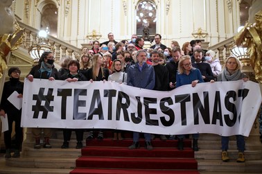 "Teatr jest nasz!". "Murem za Słowakiem". Protesty w całej Polsce