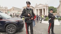 "Wydarzenia": Tłumy w Watykanie. Bezpieczeństwa pilnują nawet jednostki dronowe