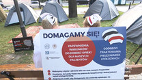 "Wydarzenia": Trwa protest medyków. Rozmowy w Centrum Dialogu Społecznego bez udziału protestujących