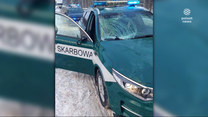"Wydarzenia": Zderzenie samochodu funkcjonariuszy z łosiem. Cudem nic się się stało
