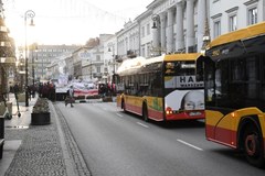 "Zabić dzika, nie rolnika". Protesty przed siedzibą Polskiego Związku Łowieckiego