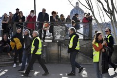 "Żółte kamizelki" znów protestują. Doszło do starć z policją