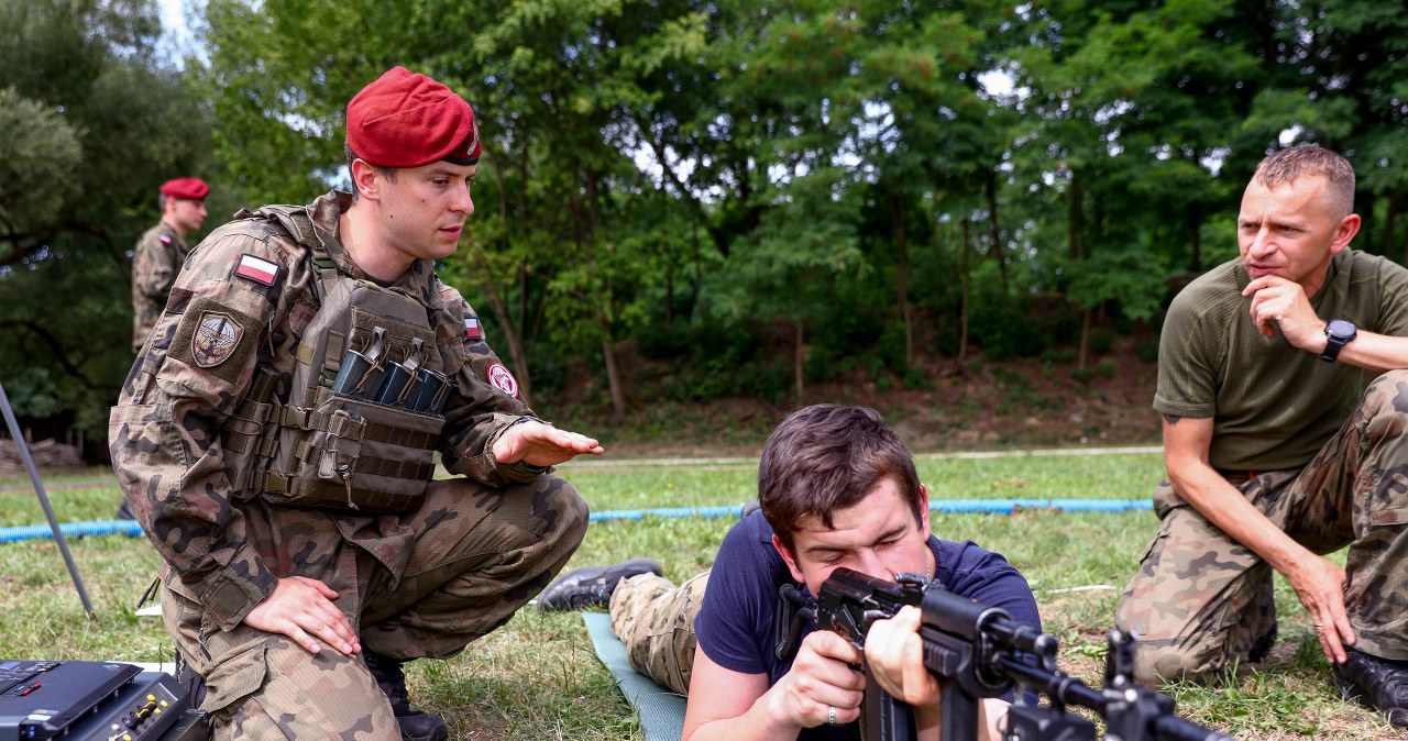 "Zostań żołnierzem” to szkolenia dla cywilów z bycia żołnierzem
